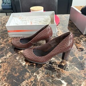 Rockport Women's Textured Brown Heels
